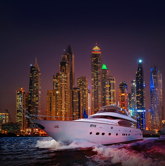 4 hours Dubai Marina Yacht Party with unlimited drinks & BBQ