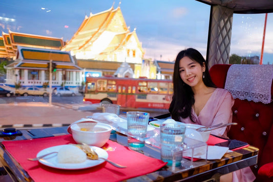 Thai Bus Food Tour Experience in Bangkok