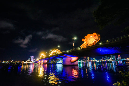 Food and Sightseeing Night Tour with Aodai Rider in Da Nang