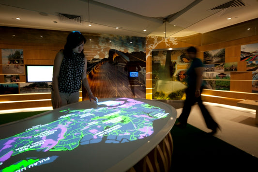 Singapore City Gallery & Maxwell Food Centre 2-Hour Tour
