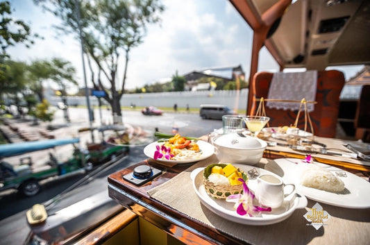 Thai Bus Food Tour Experience in Bangkok