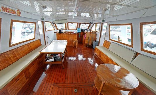 Victoria Harbour Night Cruise Experience - One Yacht (Unlimited Drinks+Photography)