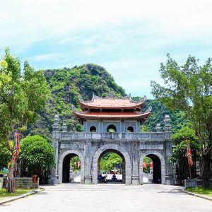 Hoa Lu - Tam Coc Day Trip