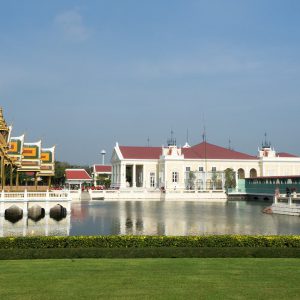 Ayutthaya Must-Visit Tour: Summer Palace, Floating Market & Temples