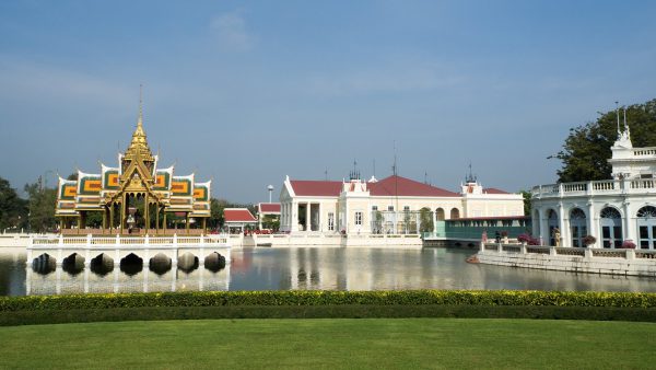 Ayutthaya Must-Visit Tour: Summer Palace, Floating Market & Temples