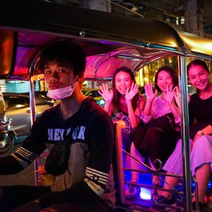Bangkok Tuk Tuk Night Tour with food & drinks in Siam & Silom