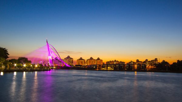 Putrajaya Sunset Cruise and Kuala Lumpur Night Exploration