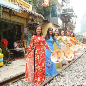 Hanoi Instagram Private Tour by Motorbike or Car