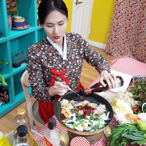 Local Home Korean Cooking Class & Market Adventure in Seoul